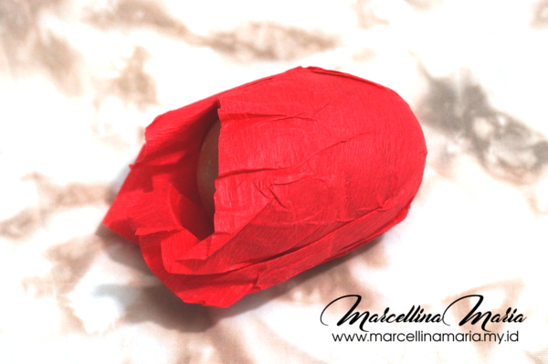 DIY rose egg, step by step how to make rose egg. Easy to make and will become a beautiful centerpiece.