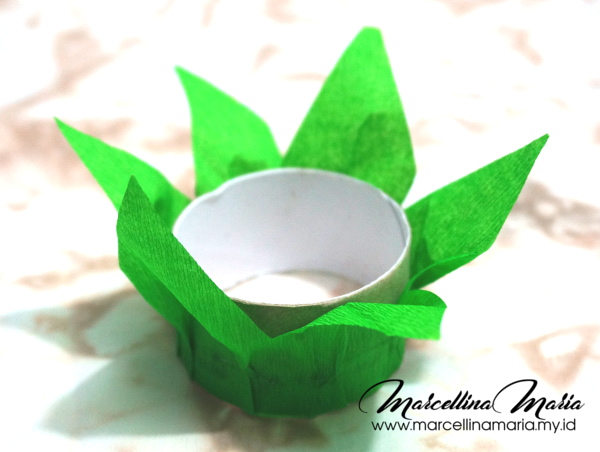 DIY rose egg, step by step how to make rose egg. Easy to make and will become a beautiful centerpiece.