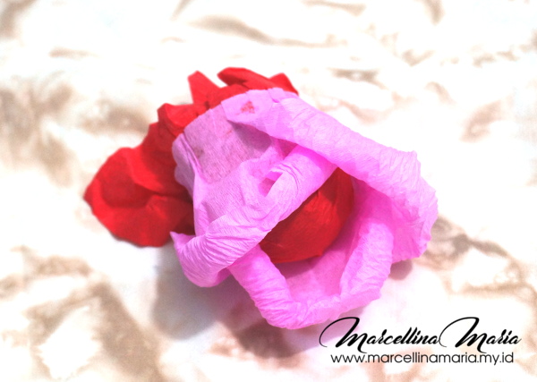 DIY rose egg, step by step how to make rose egg. Easy to make and will become a beautiful centerpiece.